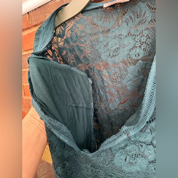 🛍️ willow root. Bell sleeves  lace bodysuit . Excellent condition. - Picture 8 of 10